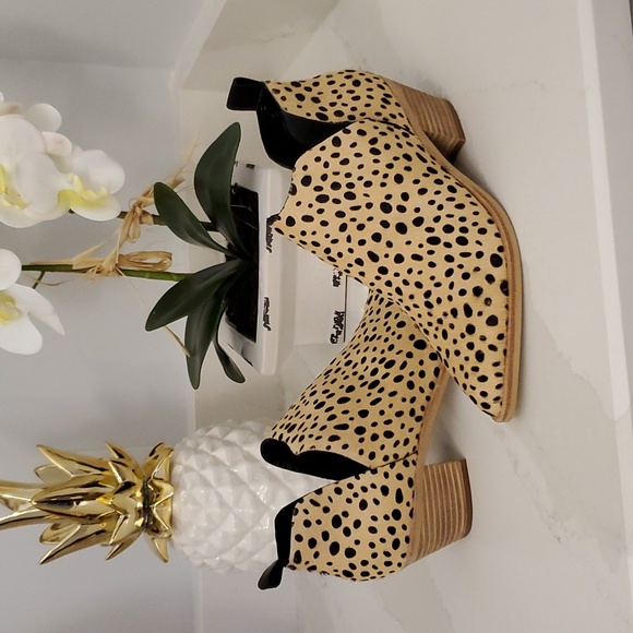 NWT Dolce Vita Sonni Western Cow Hair Boots Size 6 - Picture 2 of 9